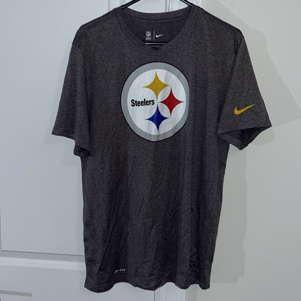Gray Nike Dri Fit Pittsburgh Steelers NFL Athletic Fit Big Logo T Shirt L